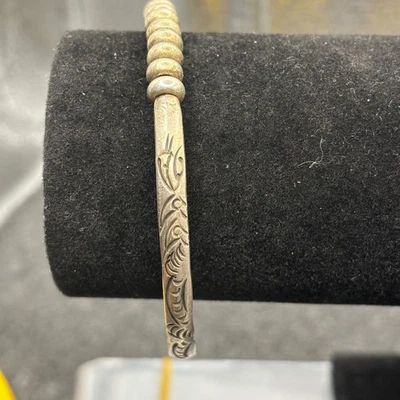 Brazalete Brazalete Vintage Western Plata Cuentas Grabado Diseño Floral Boho Chic Foto 1 de 4