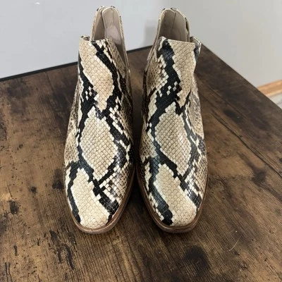 Vince Camuto Leather Gigietta Snake Skin Bootie Zip Back  Heel  Sz 9.5M - Image 1 of 4