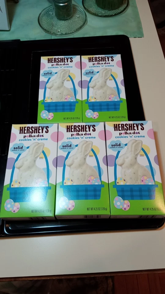 12 - Hershey's Cookies 'n' Crema Lunares Conejito Caramelo de Pascua, Caja de Regalo 4.25 OZ Foto 1 de 1