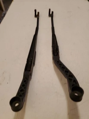 1994-1999 TOYOTA CELICA BRAÇOS DE LIMPADOR DE PARA-BRISA DIANTEIRO ESQUERDO E DIREITO FABRICANTE DE EQUIPAMENTO ORIGINAL  - Imagem 1 de 4