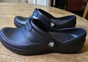Crocs Women’s Slip Resistant Shoes Mercy Work Clogs Black Closed Toe Size 8 - Picture 1 of 15