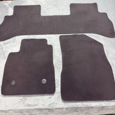 Juego de 3 alfombrillas negras Buick Encore GM 2020-2025 OEM 42697782 88 92 96 Foto 1 de 4
