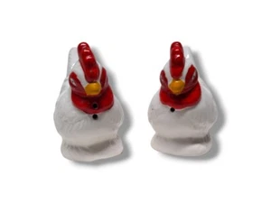Vintage Small White Matching Chickens Salt & Pepper Shakers w/ Caps. - Bild 1 von 8