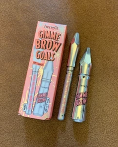 Benefit Brow Set: Gimme Brow+ Tinted Volumizing Gel, Volumizing Fiber Pencil, 4 - Bild 1 von 4