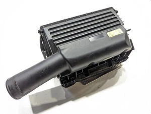 15- 18 MERCEDES W205 C300 AIR CLEANER FILTER SURROUND HOUSING BOX OEM - Picture 1 of 4