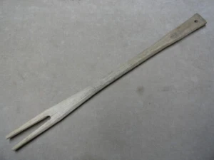 ANTIGUO TENEDOR DE LAVADO DE MADERA PRIMITIVA PARA LAVAR PALO ENCONTRADO EN MAINE - Imagen 1 de 12