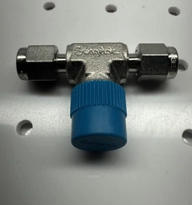 Swagelok SS-200-3-4TTM Stainless Steel Male Branch Tee 1/8” X 1/8” X 1/4” MNPT - Picture 1 of 2