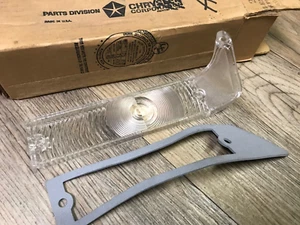 1966 CHRYSLER NEW YORKER NEWPORT C BODY MOPAR NOS LH SIGNAL LIGHT LENS 2585199 - Picture 1 of 2