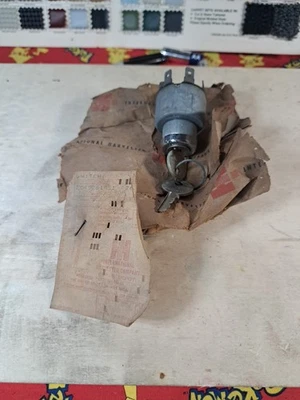 Interruptor de encendido nos international harvester 3045281R91 Foto 1 de 4