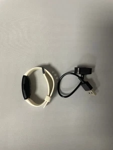 Fitbit Inspire HR Aktivitätstracker - Weiß - gut getragen - Bild 1 von 10