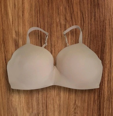 Sujetador Cacique Nude Beige Ligeramente Forrado Camiseta Sin Alambres Sujetador 42DDD  Foto 1 de 4