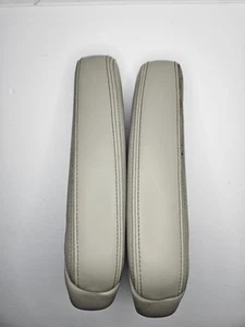 11-20 Town Country Grand Caravan Front Left & Right Arm Rest Black Leather Tan - Bild 1 von 4