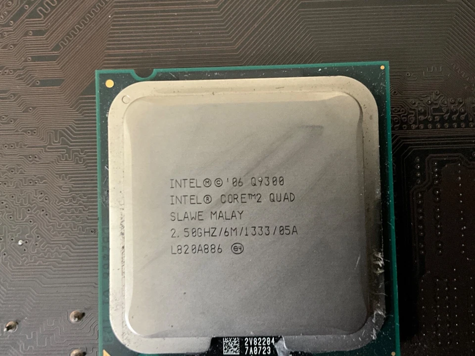 Intel Core 2 Quad Q9300 SLAWE 2.5 GHz Quad-Core LGA 775 CPU Processor - Image 1 of 1