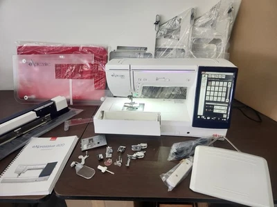 Máquina de coser y bordar Elna eXpressive 920 con accesorios Foto 1 de 4