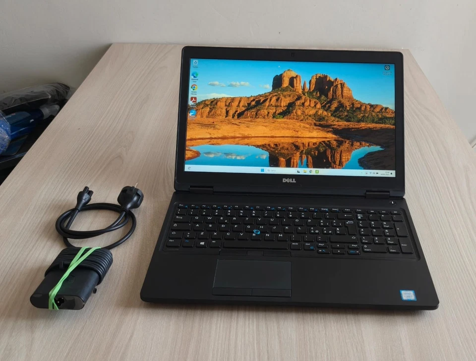 DELL LATITUDE Intel core i7-7820HQ Nvidia 16GB / 512GB,  15,6" FHD Win 11 P - Immagine 1 di 4