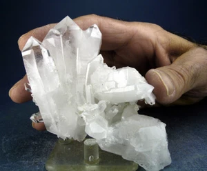 LARGE GRACEFUL FADEN QUARTZ CRYSTALS FLOATER, WAZIRISTAN PAKISTAN GLOBE MINERALS - Picture 1 of 3