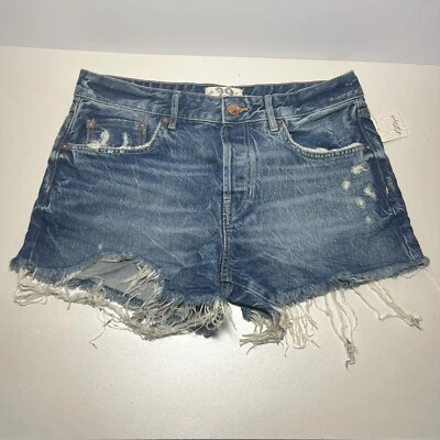 Free People Frayed Denim Shorts Size W29 NEW RRP £58 Holiday, Summer - Image 1 of 4