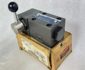 YUKEN DMG-01-3D114-1039-L HYDRAULIC DIRECTIONAL VALVE - Picture 1 of 12