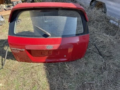 2004-2006 Kia Spectra 5 Trunk Lid Tailgate    - Imagem 1 de 2