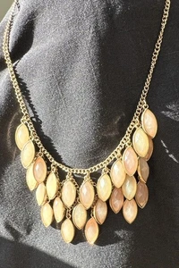 Statement Necklace Rose Lucite Gems Rose Gold Fresh Outfit Accessory Adjustable - Picture 1 of 12
