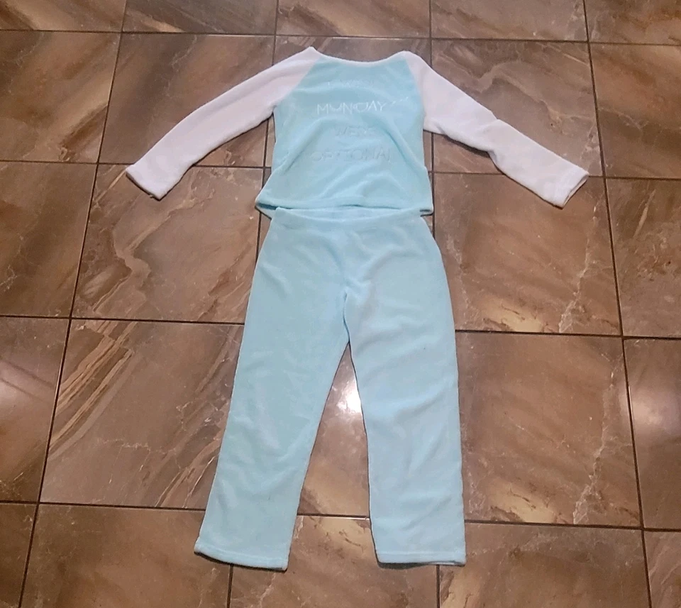 XOXO I Wish Monday 💤 Juego de pijama opcional talla mediana  Foto 1 de 1