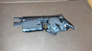 Ford Mustang 1964 1/2-1966 convertible LH soporte de montaje parasol OEM  - Imagen 1 de 23