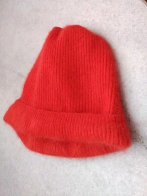 Vintage women's red hat, 70% Angora 30% wool - Image 1 of 4
