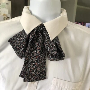 Vintage 100% Silk Pussy Bow Tie For Woman Blue Paisley 1980’s Made in Japan - Picture 1 of 6