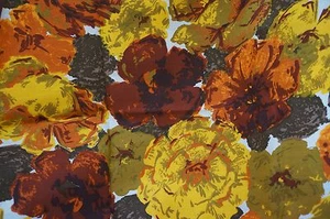 De colección. TELA FLORAL ESTAMPADO GRANDE MIDE APROXIMADAMENTE: 45" X 72 PULGADAS - Imagen 1 de 2