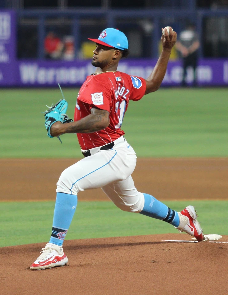 Roddery Muñoz Glossy Photo - St. Louis Cardinals - Perfect for Autographs - Image 1 of 1