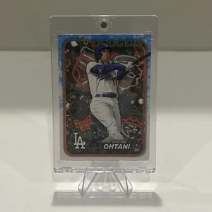 Mega caja Shohei Ohtani Topps Glitter Holiday 2024 con casco H1 - Imagen 1 de 10