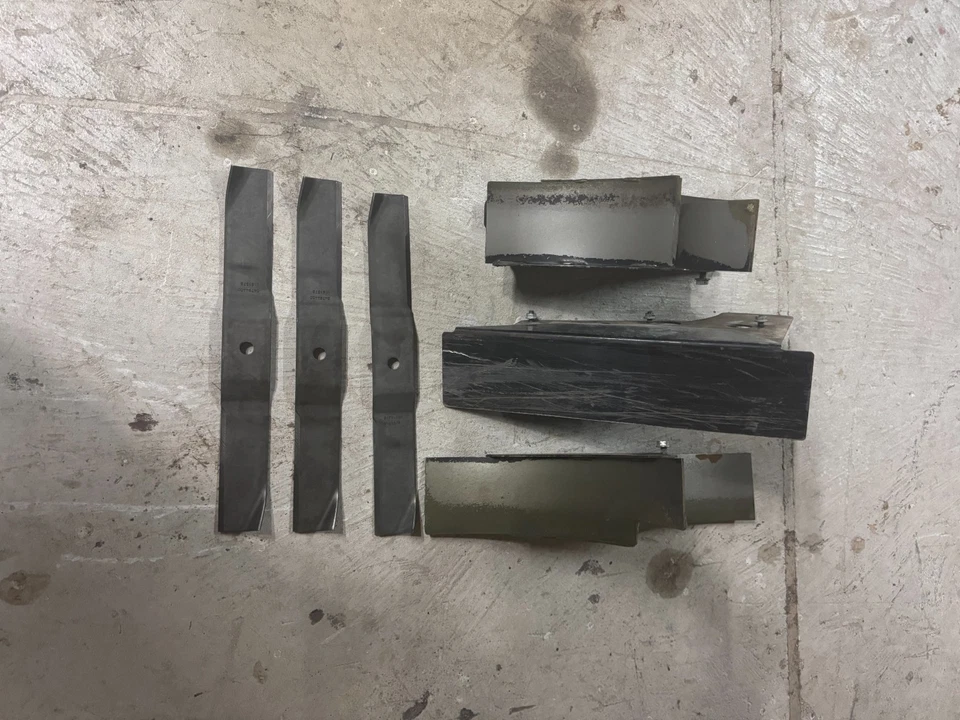 Gravely 52" Mulch Kit - Image 1 of 1