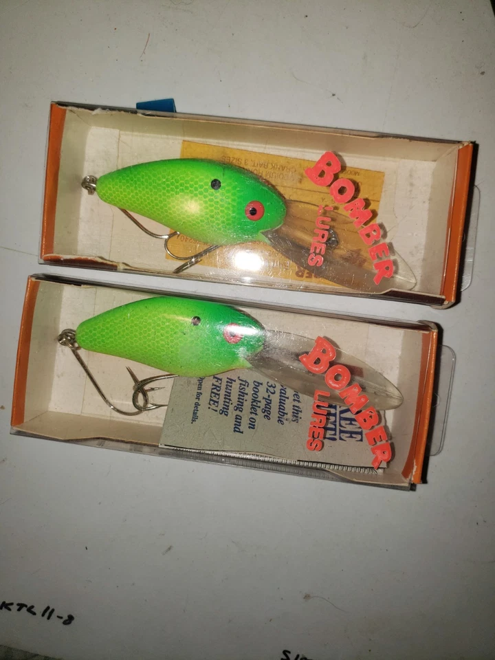 2 Bomber Model A 9a Magnum Vintage Crankbait Lure - FYG Lemon Lime 9AFYG - Image 1 of 1