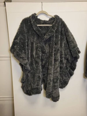 Faux Fur Poncho Cape Wrap Shawl Women's Gray Plush Soft Cozy Winter - Image 1 of 4