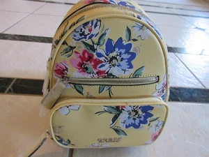 Guess Roxburgh gelb mehrfach dreifach Reißverschluss Fach Rucksack neu mit Etikett - Bild 1 von 5