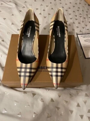 NUEVO EN CAJA ZAPATO BOMBA BURBERRY $770 AUBRI VINTAGE A CUADROS TACÓN DE GATITO/Talla 9 Foto 1 de 4