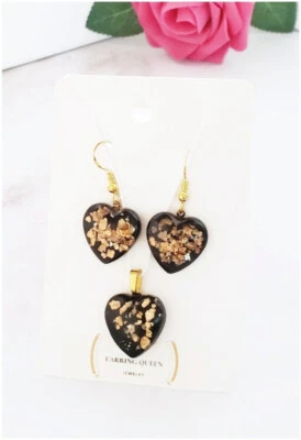 Conjunto de joyas de oro de 22 quilates en corazón, pendientes de corazón y colgante de corazón Foto 1 de 4