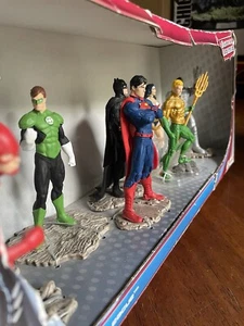 Schleich Justice League DC Set Of 7 NIB Superman Batman Flash In Stock 22528 - Picture 1 of 15