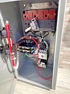 Interruptor principal Klockner Moeller, gabinete de panel de control industrial, M00MP-2-3/Z00 - Imagen 1 de 24