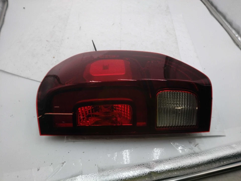 Conjunto de luz trasera derecha usado se adapta a: Honda Ridgeline 2023 grado derecho A Foto 1 de 4