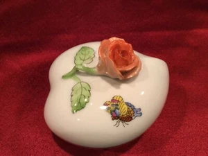Herend Rothschild Heart Shaped Porcelain Trinket Box with Rose - Picture 1 of 12