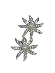 Vintage Rhodium Plated Rhinestone Flower Clip Earrings w/ Pearl Center - Picture 1 of 6