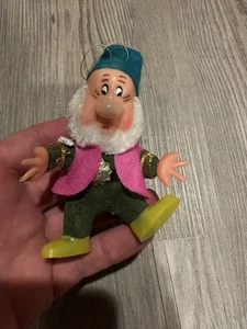 Adorno de Navidad vintage Walt Disney Sneezy - Imagen 1 de 2