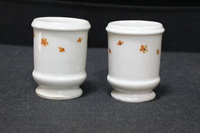 2 anciens petits pots PHARMACIE ? COQUETIER ? MOUTARDIER ? faience - Photo 1/4