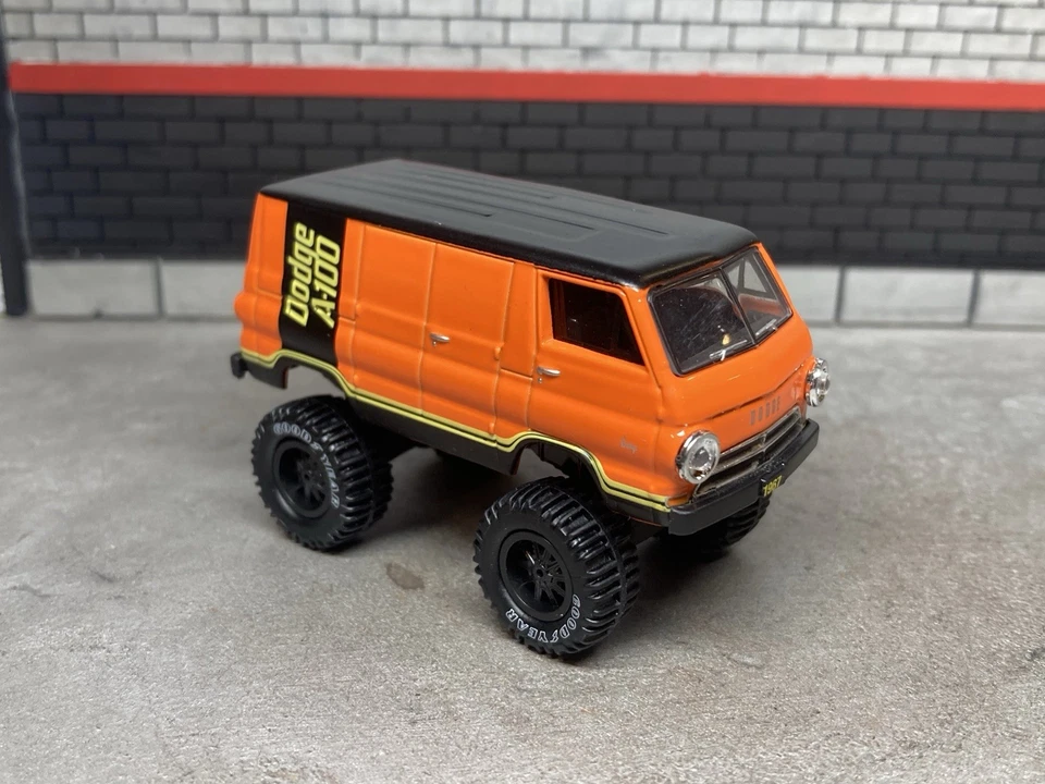 Dodge A100 1967 furgoneta elevada camión 4x4 1/64 diecast personalizado todo terreno máquinas M2 Foto 1 de 4