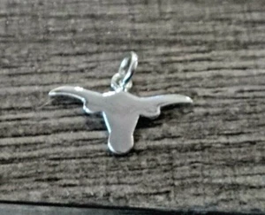 Dije de mascota de cuerno largo brillante de plata esterlina pequeño 19x11 mm - Imagen 1 de 2