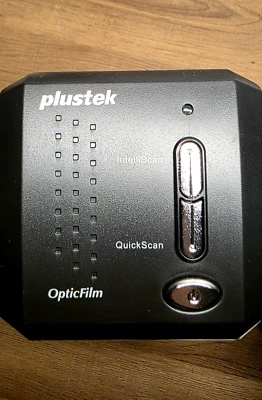 Plustek OpticFilm 8200i SE 7000 DPI Slide Scanner Foto 1 de 4