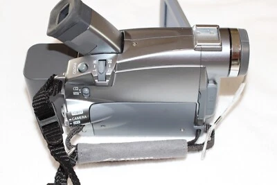 Videocámara digital Canon NTSC ZR85. Zoom digital 400X @R16 Foto 1 de 4