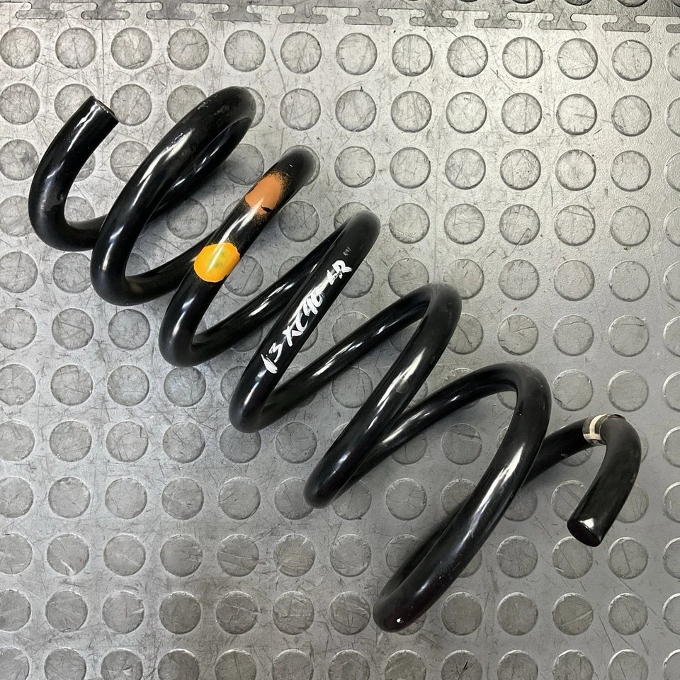 Muelle helicoidal de suspensión lateral izquierda trasera Volvo XC90 2009-2013 FABRICANTE DE EQUIPOS ORIGINALES Foto 1 de 4