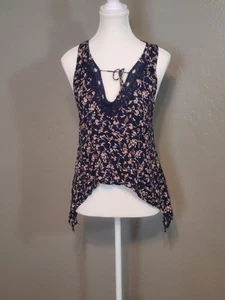 American Rag Womens Junior Floral Navy Sleeveless Top Small NWT W/ Back Slit - Picture 1 of 10